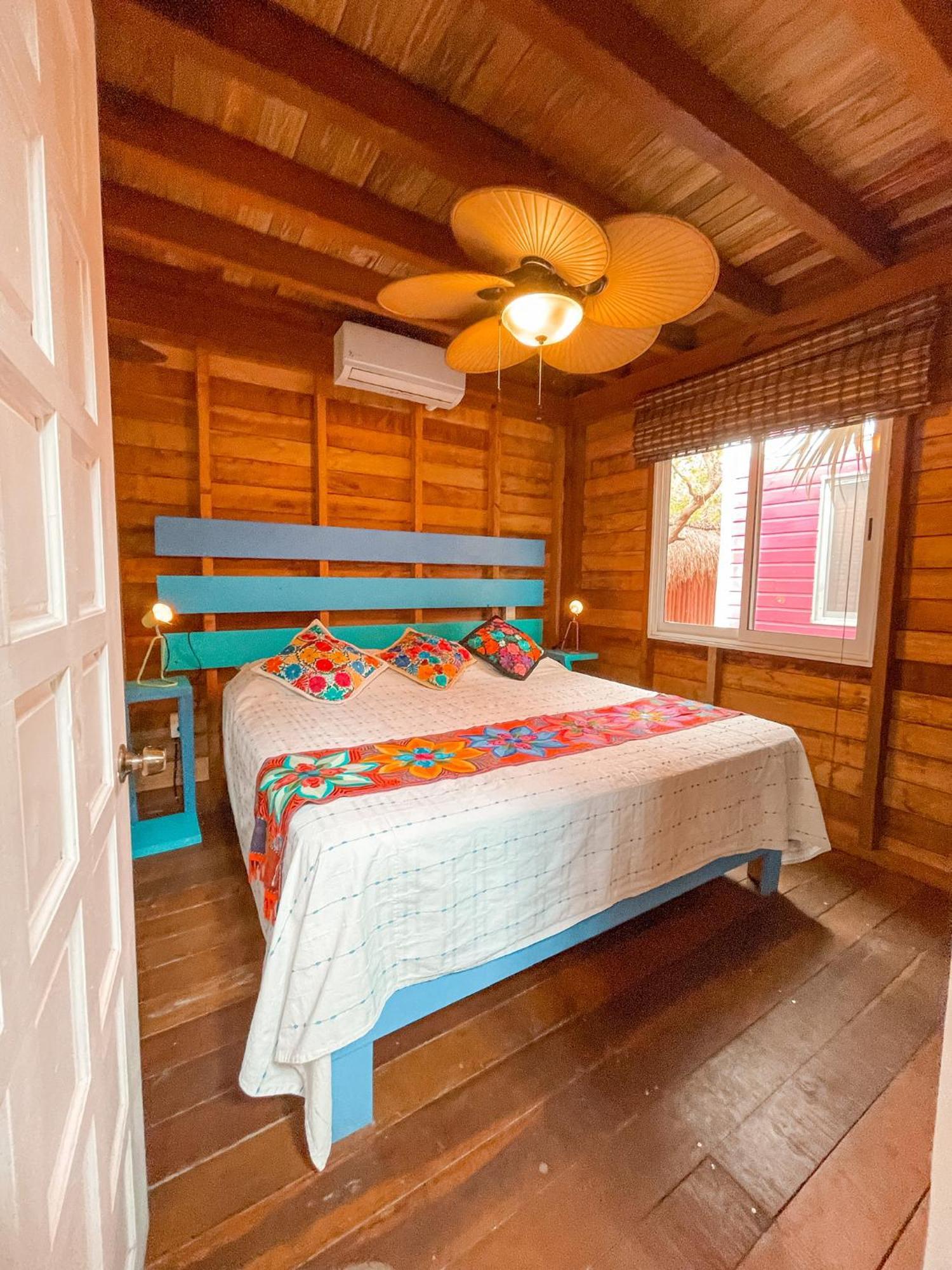 Whyknot Holbox Bed & Breakfast ภายนอก รูปภาพ